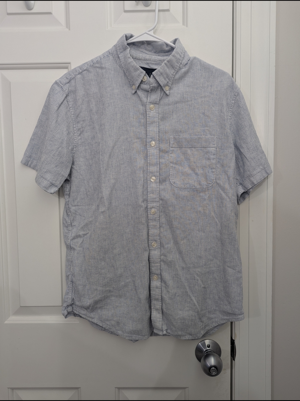 Abercrombie & Fitch Men's Light Blue Stripe Short-Sleeve Button-Down Shirt